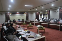 Pasar Senaken dan pusat perbelanjaan di Paser tetap buka