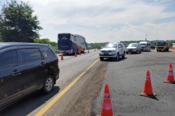 Perpendek contraflow dan buat jalan darurat untuk atasi Tol Cipali ambles