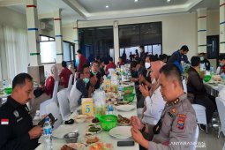 Humas Polda Kalsel kumpul-kumpul wartawan di momen HPN