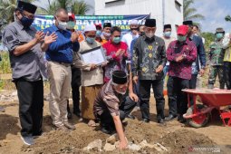 LLDIKTI builds a worship place for flood victims