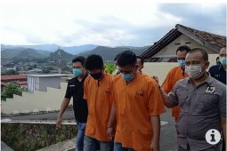 Polisi temukan timbangan sabu dan peluru di rumah Jaksa Rengga