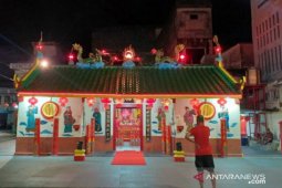 Suasana malam Imlek di Kelenteng Hok Tek Che Tanjung Pandan sepi