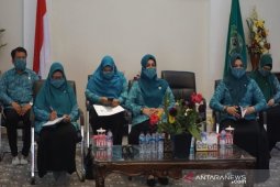 Istri Bupati Tapin siap divaksin COVID-19