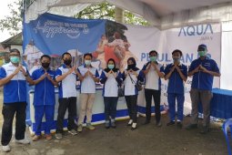 Service elektronik dan cuci baju gratis AQUA Japan diserbu warga