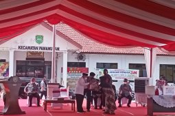 Ma'ruf Amin serahkan bantuan untuk korban banjir di Subang