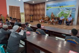 Pemkab Gorontalo Utara latih perajin membuat perahu fiber