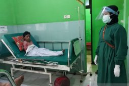 Dua orang korban tanah longsor di Nganjuk masih dirawat