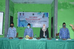 Bupati dan Ketua PKK KLU roadshow akhir sekaligus pamitan di Kayangan