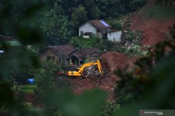 Memulihkan trauma pascabencana longsor