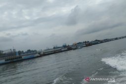 Ratusan kapal tambang timah padati Pelabuhan Pangkalbalam karena cuaca