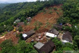 Alarm tanda bahaya longsor di lereng Ngetos Nganjuk sudah setahun rusak
