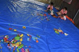 Petugas fokus pulihkan trauma anak-anak terdampak longsor di Nganjuk