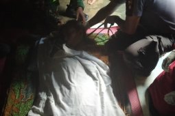 Seorang ibu rumah tangga ditemukan gantung diri di rumah kosong