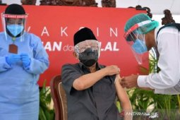Elderly don't be afraid to get vaccinated: DPRD speaker