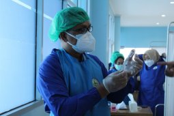 Nakes di pulau terluar Lampung telah jalani vaksinasi COVID-19