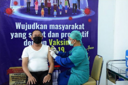 Bupati dan Wabup Tebo ajak warga tak ragu divaksin COVID-19