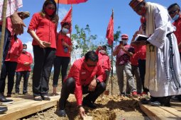 Pembangunan Kantor DPC PDIP Kapuas Hulu dimulai
