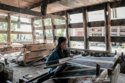 Digitalisasi artisan  di tepian Danau Toba