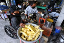 Pelukis beralih bisnis keripik singkong