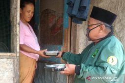 "Jumat Berkah" Yayasan At Tawassuth Bogor bagikan 4.444 bantuan yatim-dhuafa