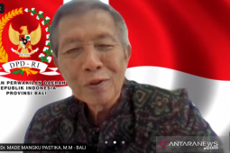 Anggota DPD berdialog dengan perajin endek Bali terdampak pandemi