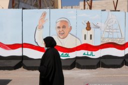 Paus Fransiskus bertolak ke Irak untuk perjalanan bersejarah meski berisiko