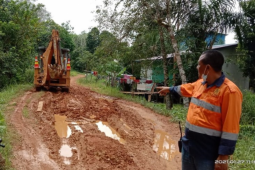 CITA bantu perbaikan Jalan Desa Jago Bersatu untuk mempermudah akses warga