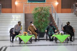 Bupati Pringsewu hadiri pendistribusian surat dan kotak suara pemilihan kepala pekon