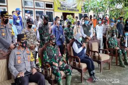 Gubernur Jatim salurkan bantuan kepada korban longsor