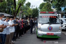 Ribuan warga melepas jenazah Pemimpin Pusat MTA Ahmad Sukina