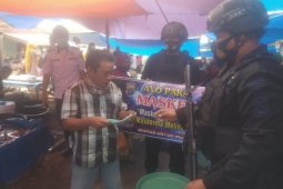 Brimob Polda Sumut edukasi masyarakat terapkan prokes untuk cegah COVID-19