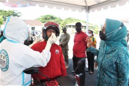 PKK-Satgas COVID Maluku gelar tes antigen untuk sopir angkot di Ambon
