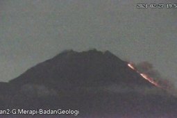 Gunung Merapi luncurkan awan panas guguran sejauh 1.000 meter