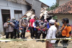 Mensos Risma kunjungi lokasi longsor di Pamekasan
