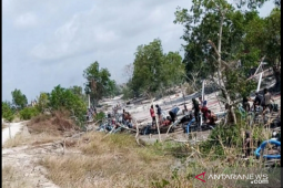 Penambang bijih timah liar hantam alur sungai di Bangka Tengah