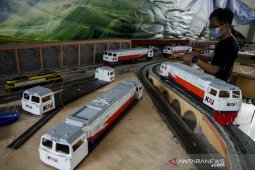 Produksi miniatur kereta api