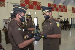 Kajati Aceh lantik dua asisten,10 kajari dan dua koordinator. Ini nama-nama mereka