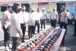 Kapolres Padangsidimpuan tarik 45 senpi milik anggota