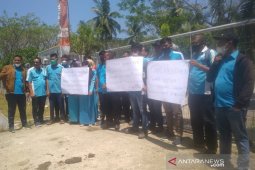 Pemkot Lhokseumawe janji bayar gaji karyawan PDAM. Segel kantor dibuka paksa