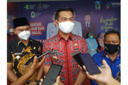 Bupati Kapuas Hulu minta pelaku usaha manfaatkan teknologi informasi