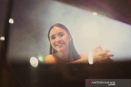 Amanda Fedora kolaborasi dengan Andi Rianto untuk lagu terbarunya "Pursuit"