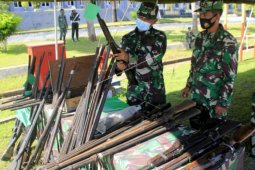 Pemusnahan senpi eks Timtim