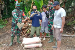 Satgas TMMD ke 110 Kodim 1206/PSB salurkan bantuan pengadaan leding