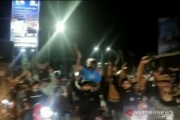 Polisi selidiki video puluhan pemuda membawa celurit  di perempatan lampu merah