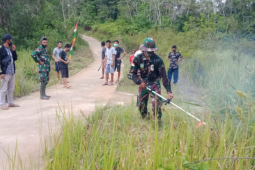 Satgas TMMD KODIM 1206/PSB Gelar Baksos Pembersihan ruas jalan