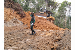 Ucapan terima kasih dari Kepala Desa untuk Satgas TMMD Kodim 1206/PSB