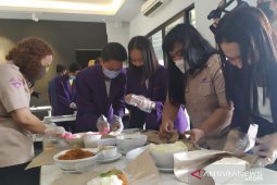 Dies Natalis pertama, Institut Amithya Surabaya gelar lomba kreasi membungkus nasi
