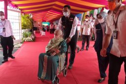 Gubernur Jawa Barat minta bupati dan wali kota siapkan gedung untuk vaksinasi