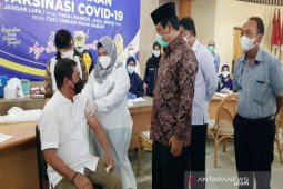 Ketua PWI Kalsel ingatkan wartawan tetap disiplin prokes meski divaksin