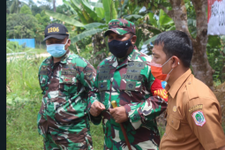 Kades Hulu Pengkadan terkesan melihat pelaksanaan program TMMD didaerahnya